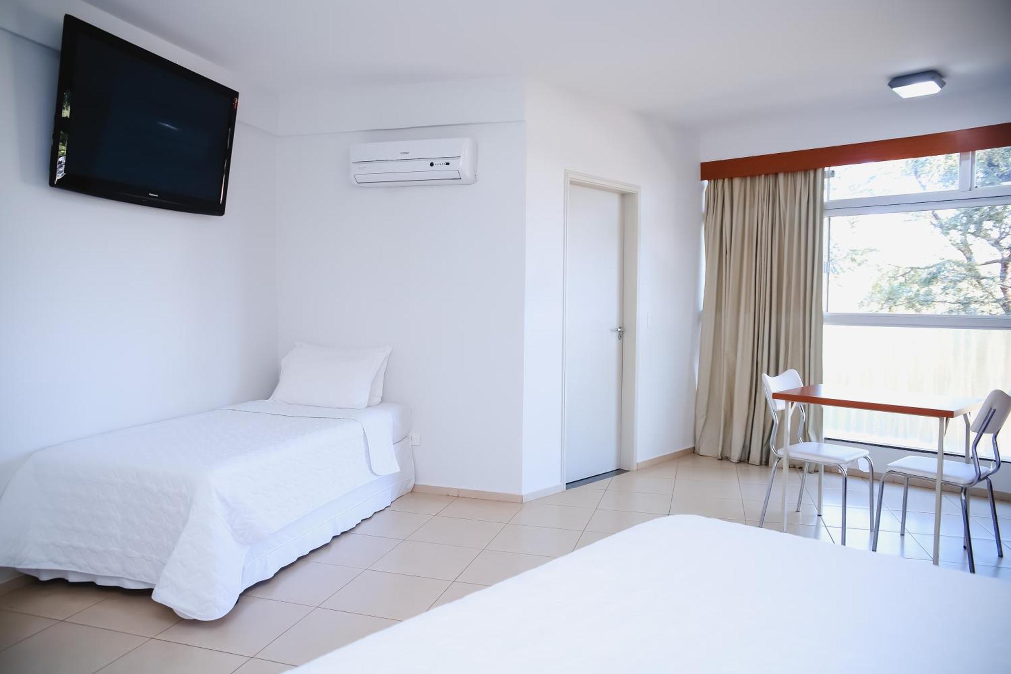 Hotel Agua Das Araras Paraguacu Paulista Chambre photo