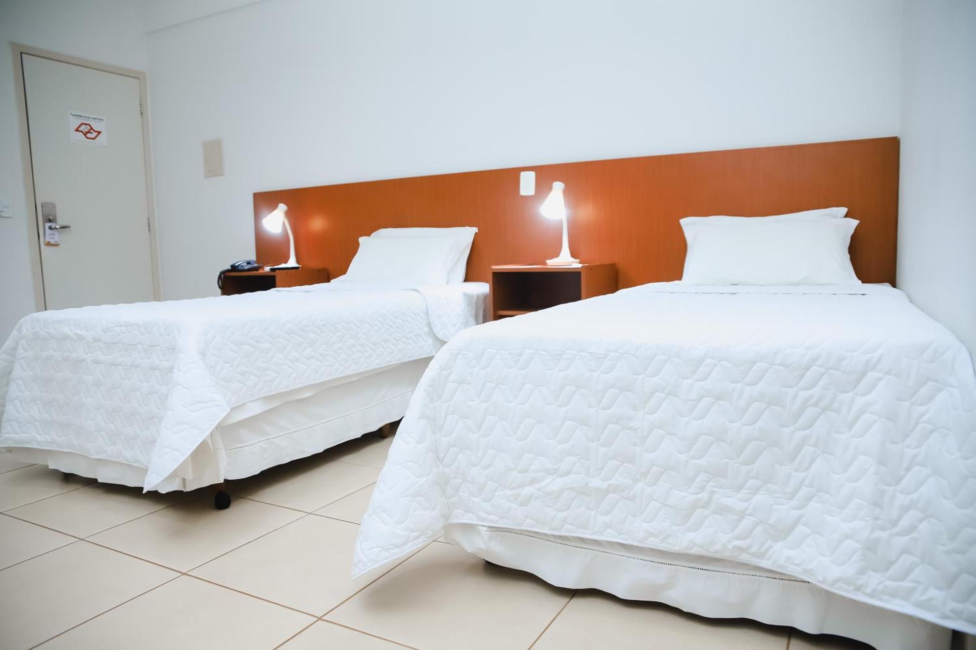 Hotel Agua Das Araras Paraguacu Paulista Chambre photo