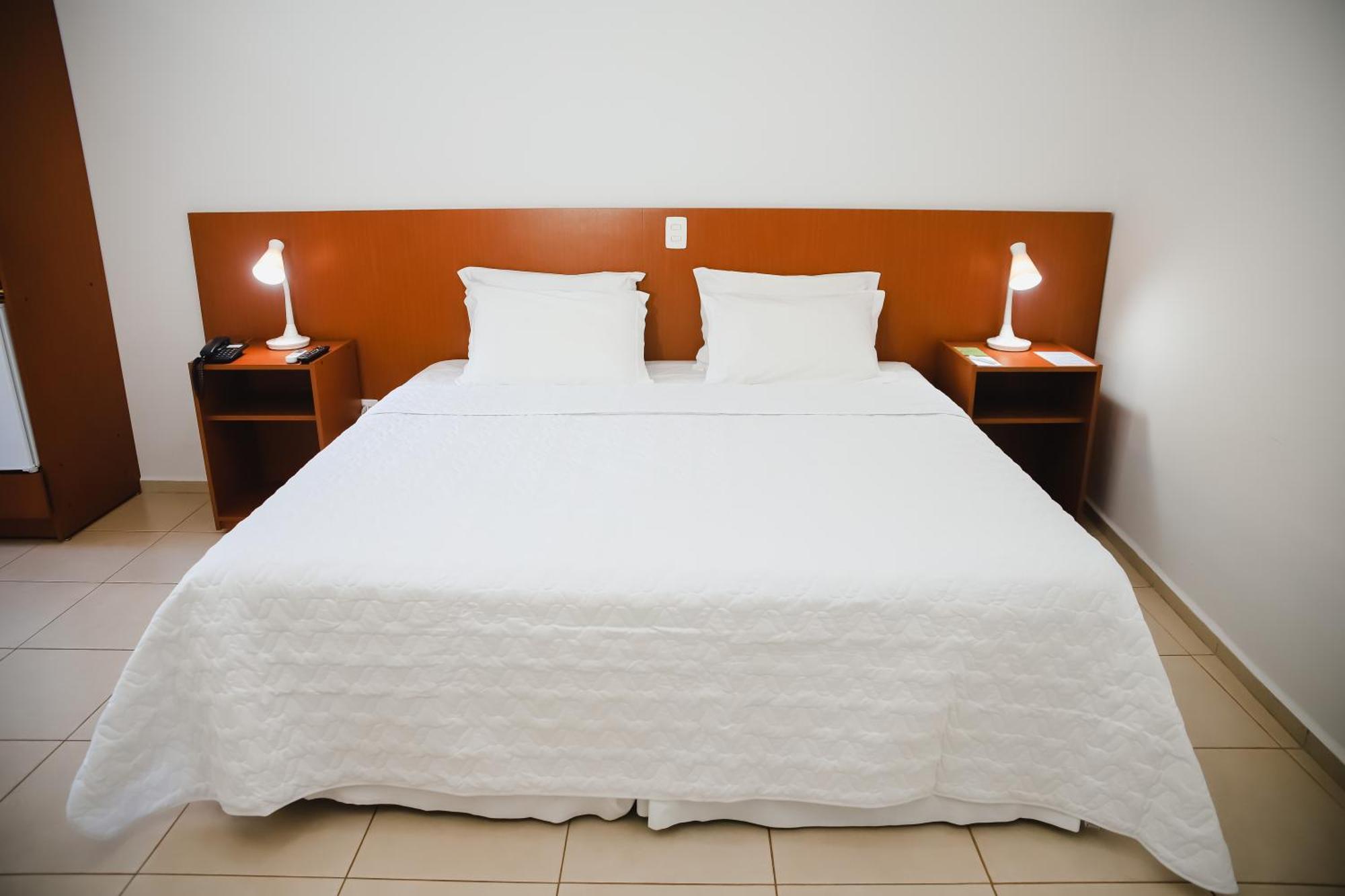 Hotel Agua Das Araras Paraguacu Paulista Chambre photo