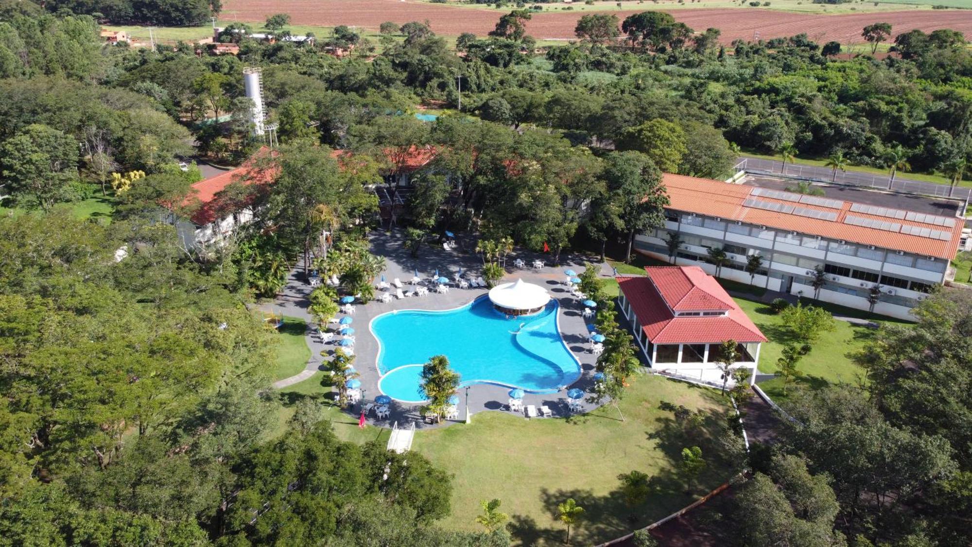 Hotel Agua Das Araras Paraguacu Paulista Extérieur photo